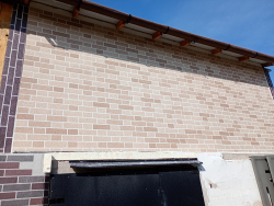 Fl�mska tehla AMK 100 v bielom lepidle